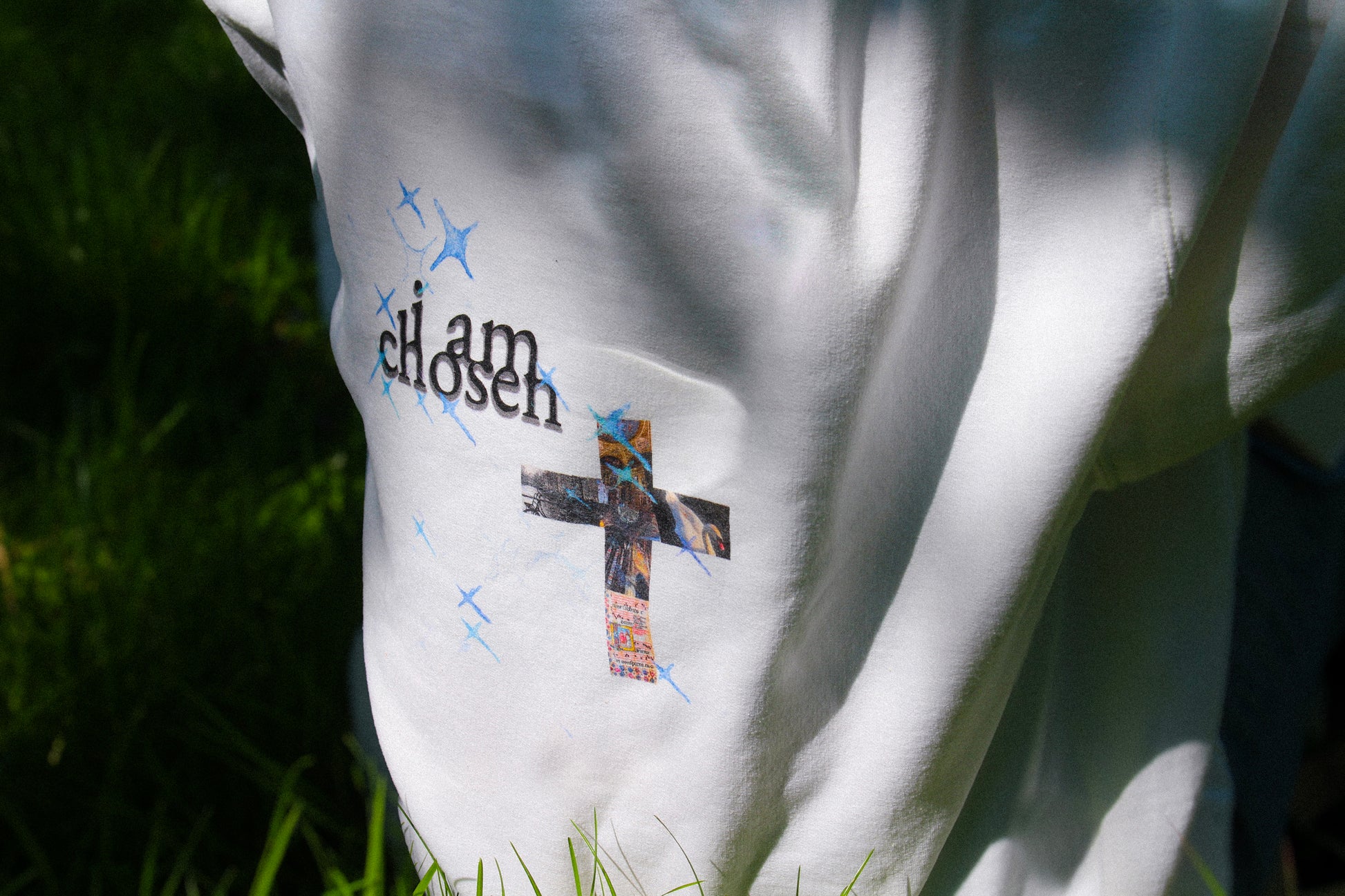 in all my brokenness i am chosen cross black and white hoodie with Bible verse print, Zazu Store Faith Collection 4 editorial print